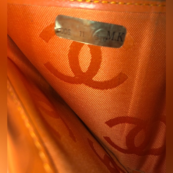 Chanel CC Quilted Leather Wallet. Orange and Tan - Picture 8 of 8